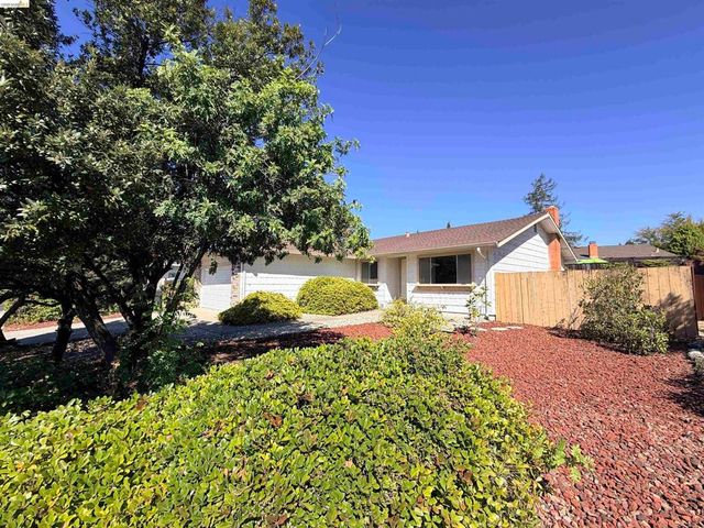 119 Clear Creek Ct, Martinez, CA 94553
