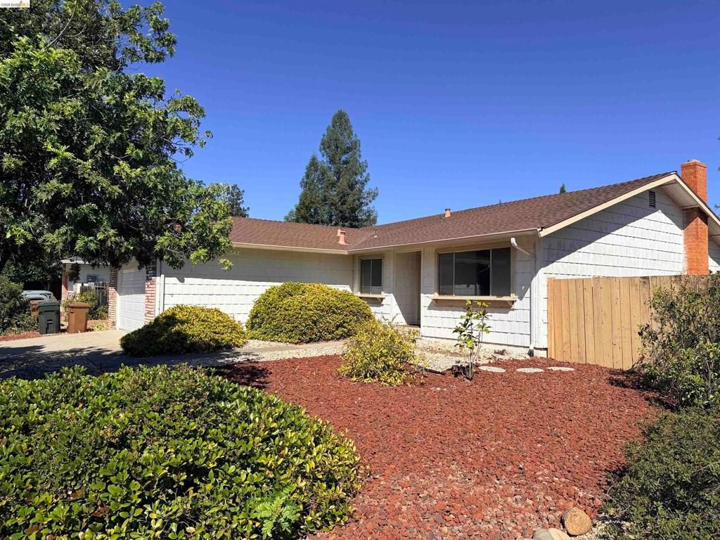 119 Clear Creek Ct, Martinez, CA 94553