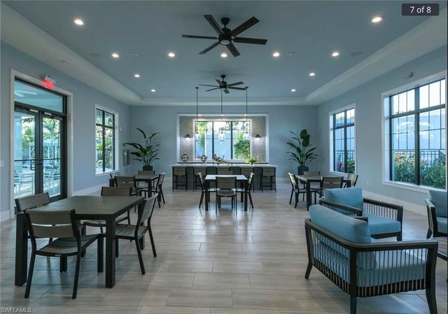 2555 Seychelles DR 402, Naples, FL 34112
