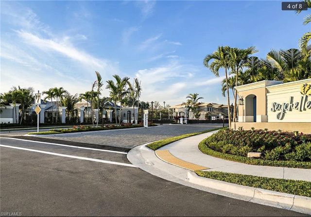 2555 Seychelles DR 402, Naples, FL 34112