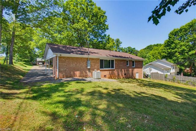 117 Peachtree Lane, King, NC 27021