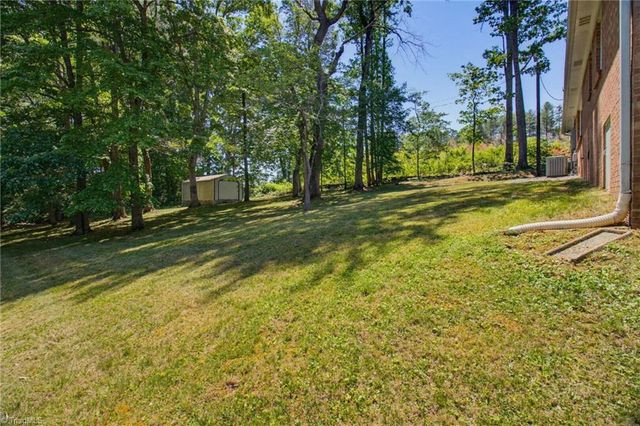 117 Peachtree Lane, King, NC 27021
