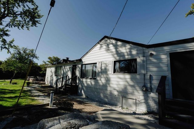 27044 W Sunset Avenue, Antioch, IL 60002