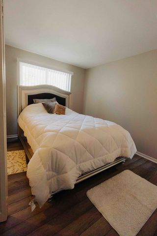 27044 W Sunset Avenue, Antioch, IL 60002