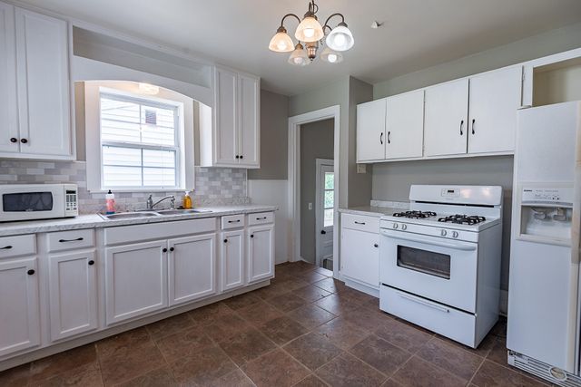 2546 West Walnut Street, Springfield, MO 65806