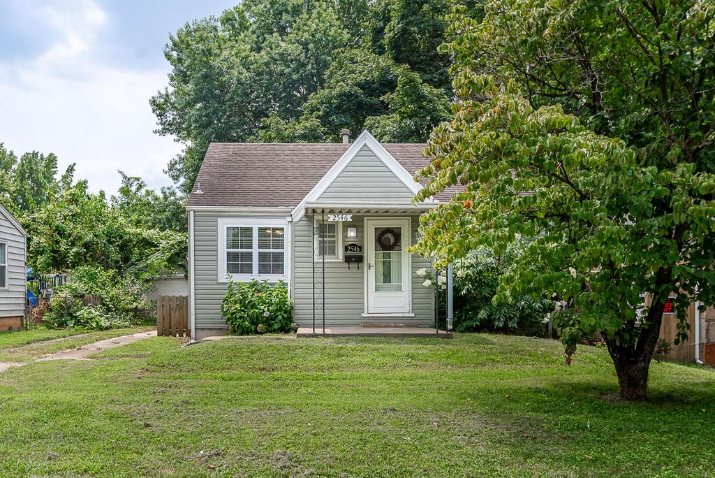 2546 West Walnut Street, Springfield, MO 65806