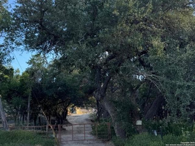 196 Watts, Canyon Lake, TX 78133