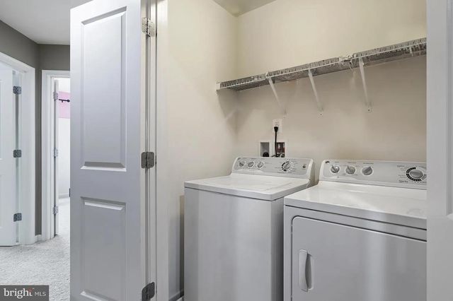 25097 CROXLEY GREEN SQ, Aldie, VA 20105