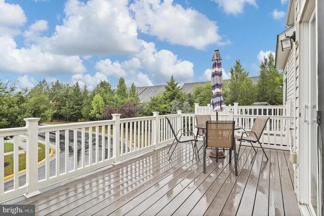 25097 CROXLEY GREEN SQ, Aldie, VA 20105