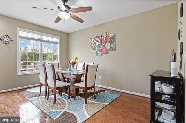 25097 CROXLEY GREEN SQ, Aldie, VA 20105