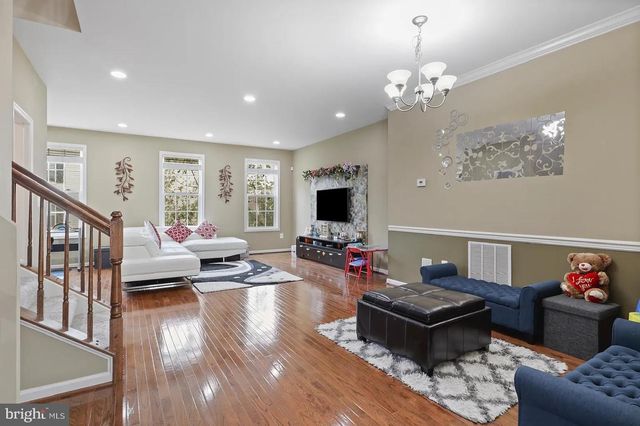 25097 CROXLEY GREEN SQ, Aldie, VA 20105
