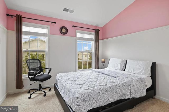 25097 CROXLEY GREEN SQ, Aldie, VA 20105