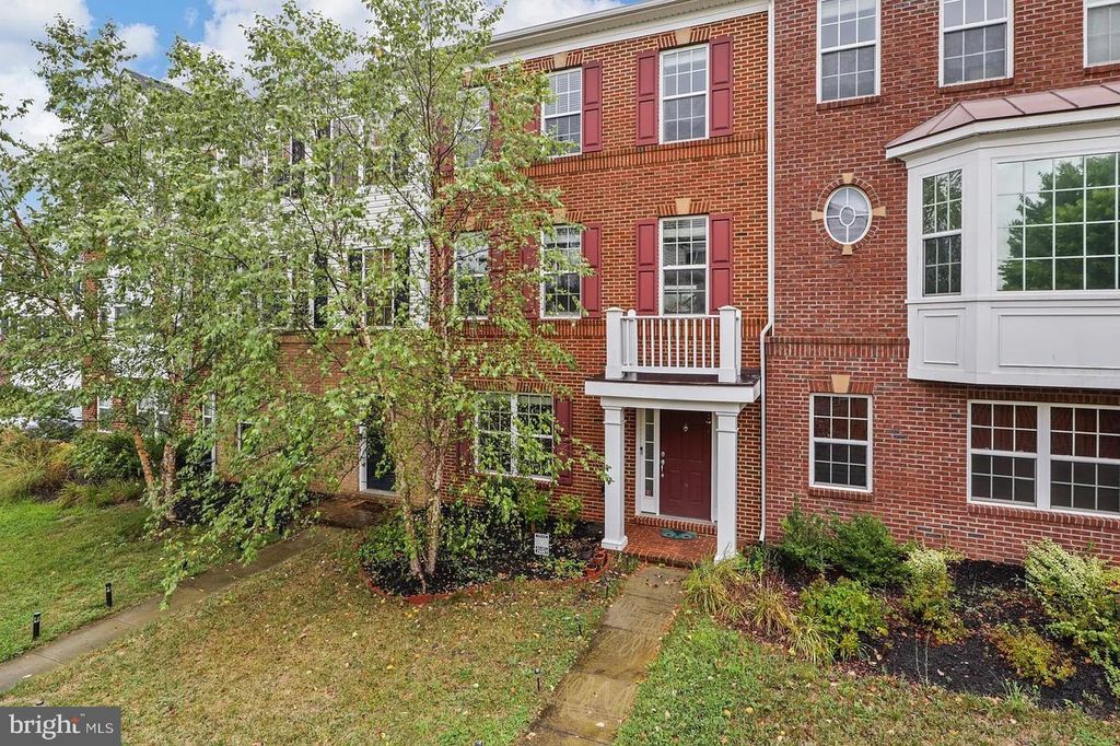 25097 CROXLEY GREEN SQ, Aldie, VA 20105