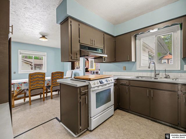 401 Garden Avenue, Bellevue, NE 68005
