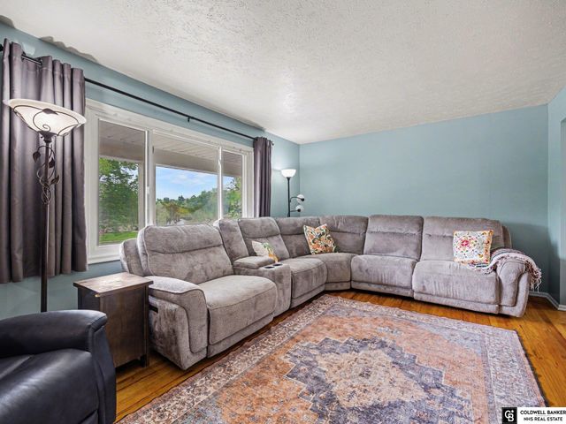 401 Garden Avenue, Bellevue, NE 68005