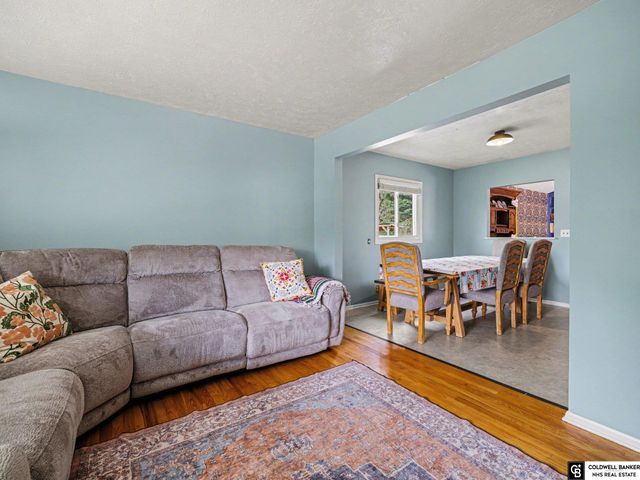 401 Garden Avenue, Bellevue, NE 68005