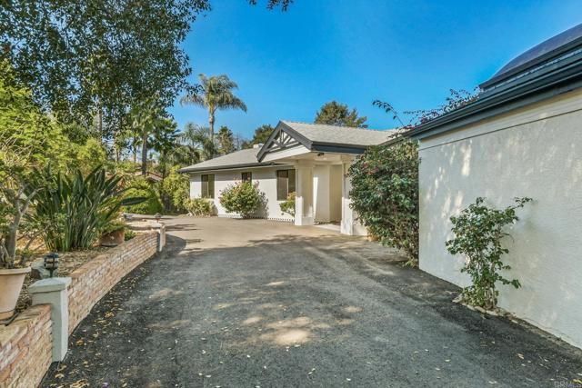 1051 Via Rancho Parkway, Escondido, CA 92029