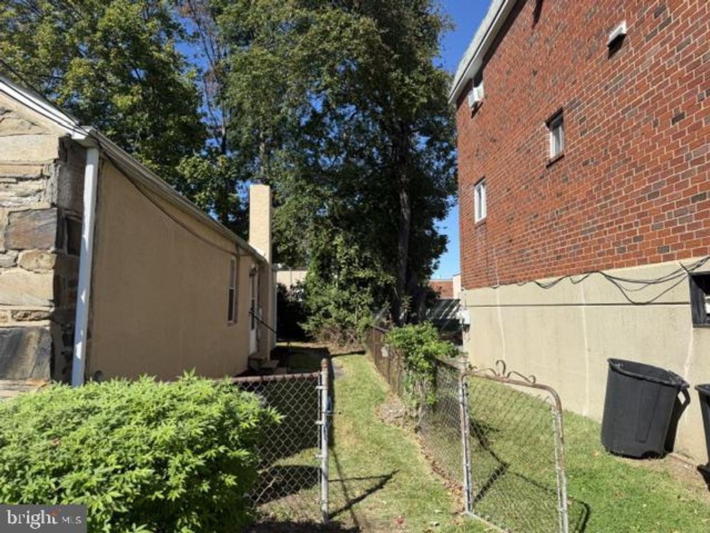 160 N BONSALL AVE, GLENOLDEN, PA 19036 — photo 2
