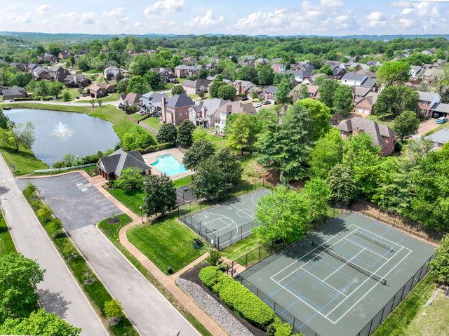 89 Villa Way, Hendersonville, TN 37075