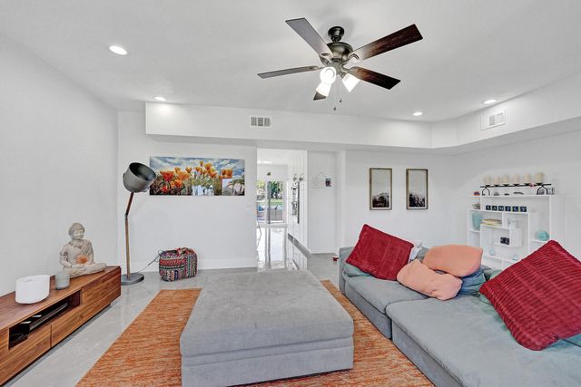 21 Marlwood Lane, Palm Beach Gardens, FL 33418