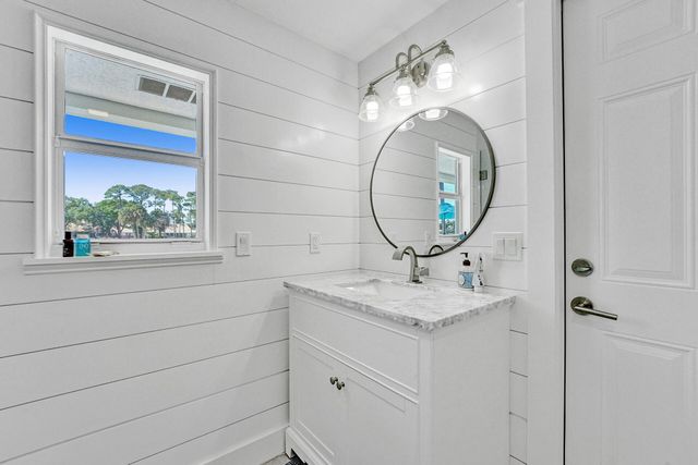 21 Marlwood Lane, Palm Beach Gardens, FL 33418