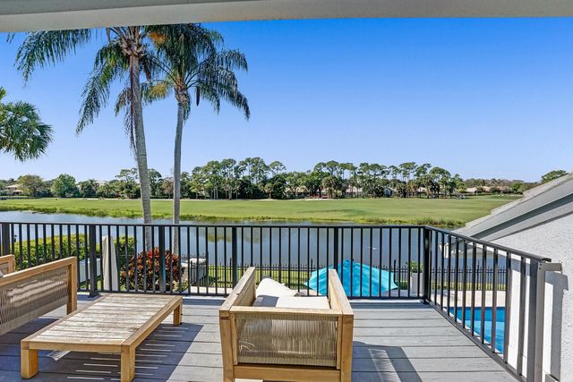 21 Marlwood Lane, Palm Beach Gardens, FL 33418