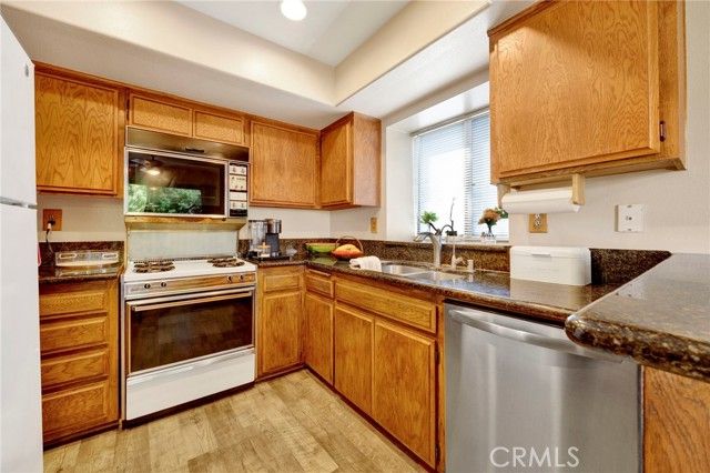 456 E San Jose Avenue B, Burbank, CA 91501