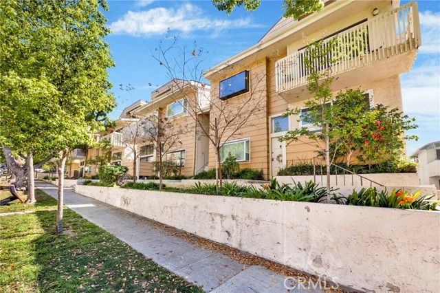 456 E San Jose Avenue B, Burbank, CA 91501