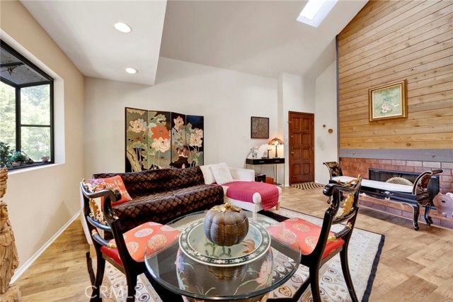 456 E San Jose Avenue B, Burbank, CA 91501