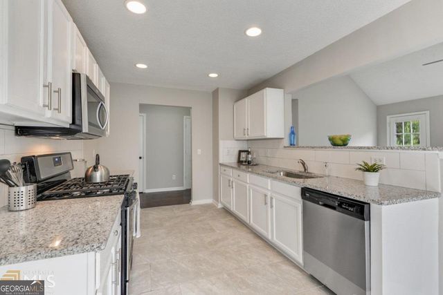 635 Sable View Lane, Atlanta, GA 30349