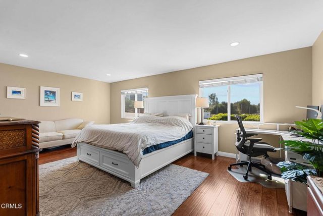18360 Collins Street L, Tarzana, CA 91356