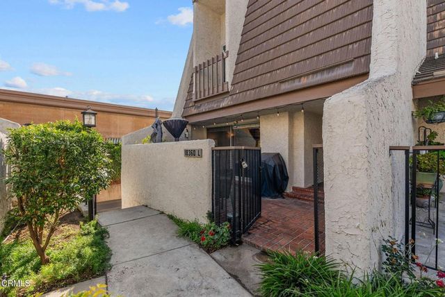 18360 Collins Street L, Tarzana, CA 91356