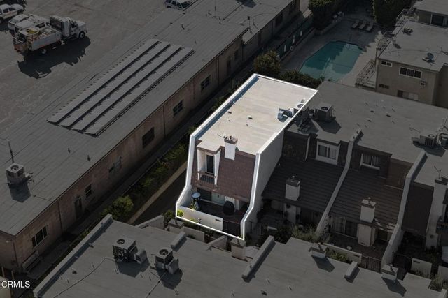 18360 Collins Street L, Tarzana, CA 91356