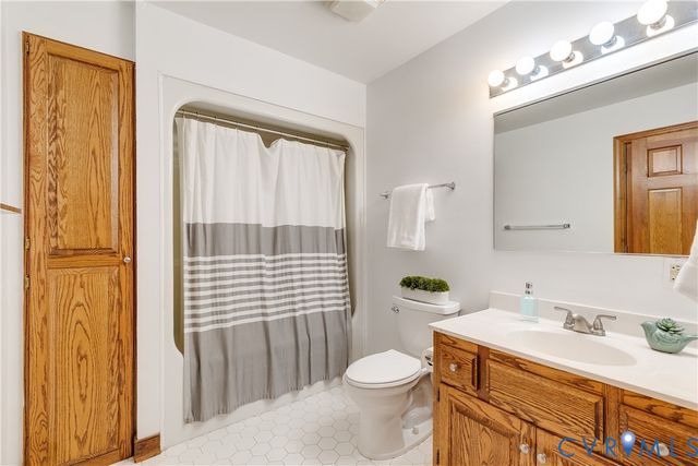 7493 Hidden Lake Cir, Mechanicsville, VA 23111