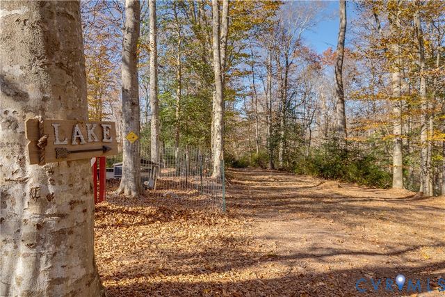 7493 Hidden Lake Cir, Mechanicsville, VA 23111