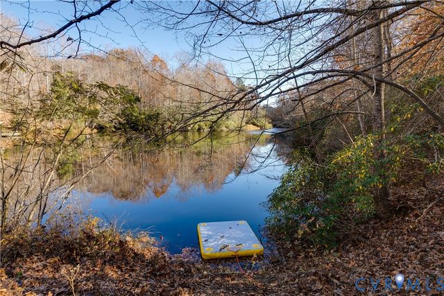 7493 Hidden Lake Cir, Mechanicsville, VA 23111