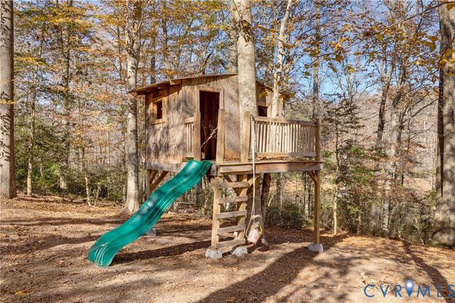 7493 Hidden Lake Cir, Mechanicsville, VA 23111