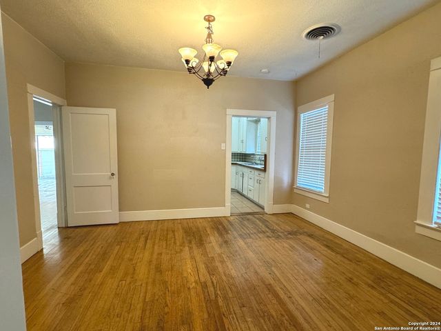 538 W ELSMERE PL, San Antonio, TX 78212