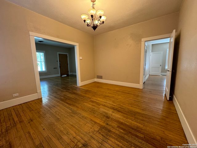 538 W ELSMERE PL, San Antonio, TX 78212