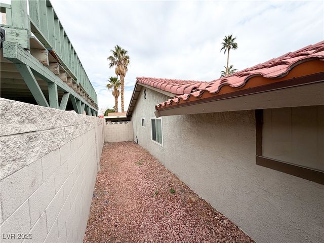 5162 Winston Street, Las Vegas, NV 89103