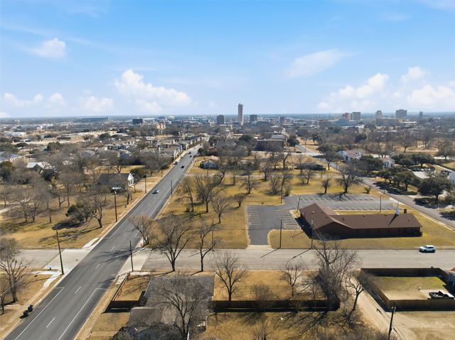 1200 N 5th Street, Waco, TX 76707