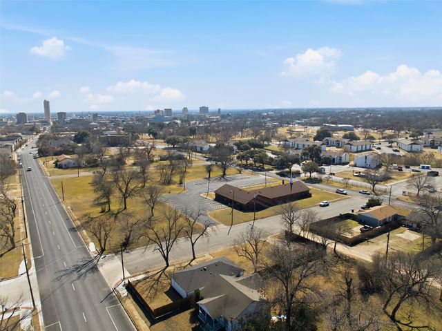 1200 N 5th Street, Waco, TX 76707