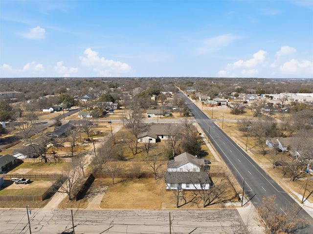 1200 N 5th Street, Waco, TX 76707