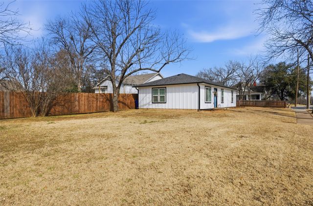 1200 N 5th Street, Waco, TX 76707