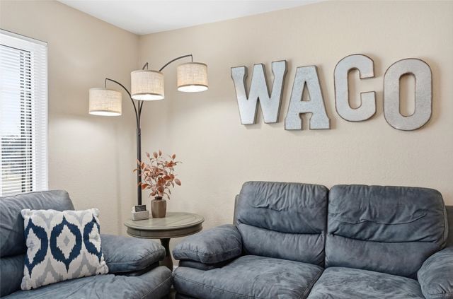 1200 N 5th Street, Waco, TX 76707