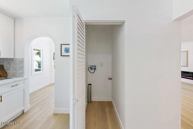 2958 West Boulevard, Los Angeles, CA 90016