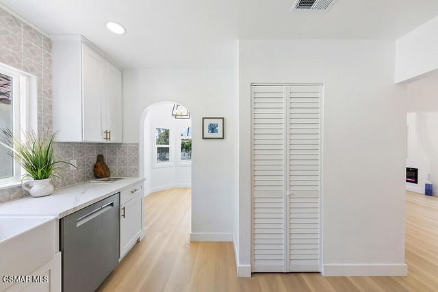 2958 West Boulevard, Los Angeles, CA 90016