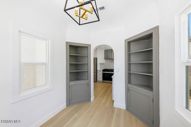 2958 West Boulevard, Los Angeles, CA 90016