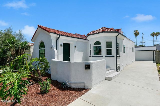 2958 West Boulevard, Los Angeles, CA 90016