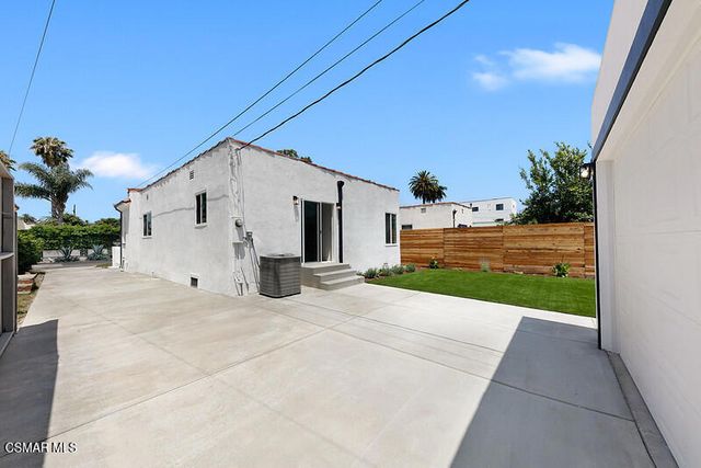 2958 West Boulevard, Los Angeles, CA 90016
